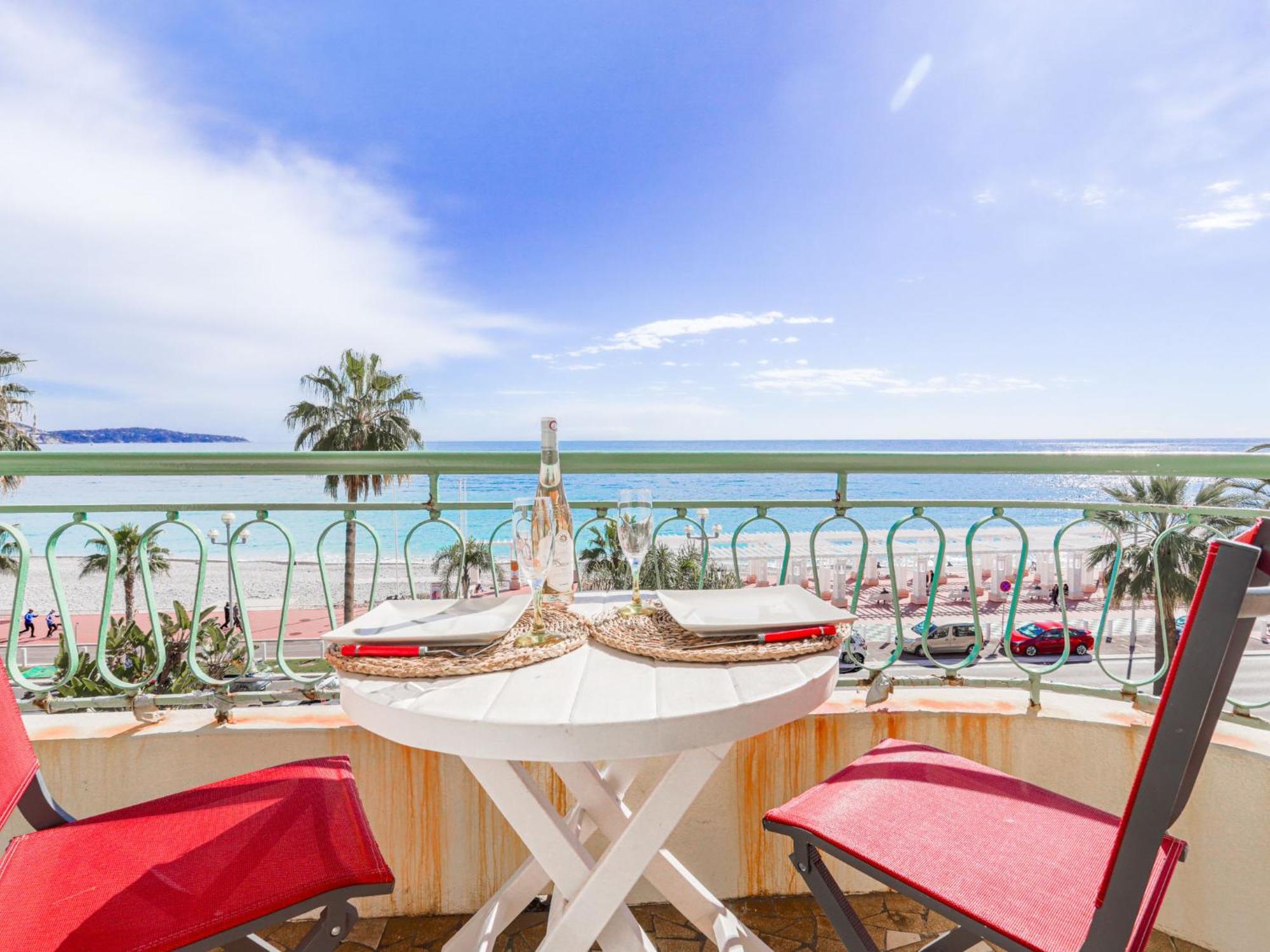Apartment Les Yuccas Promenade Des Anglais By Interhome Ница Екстериор снимка