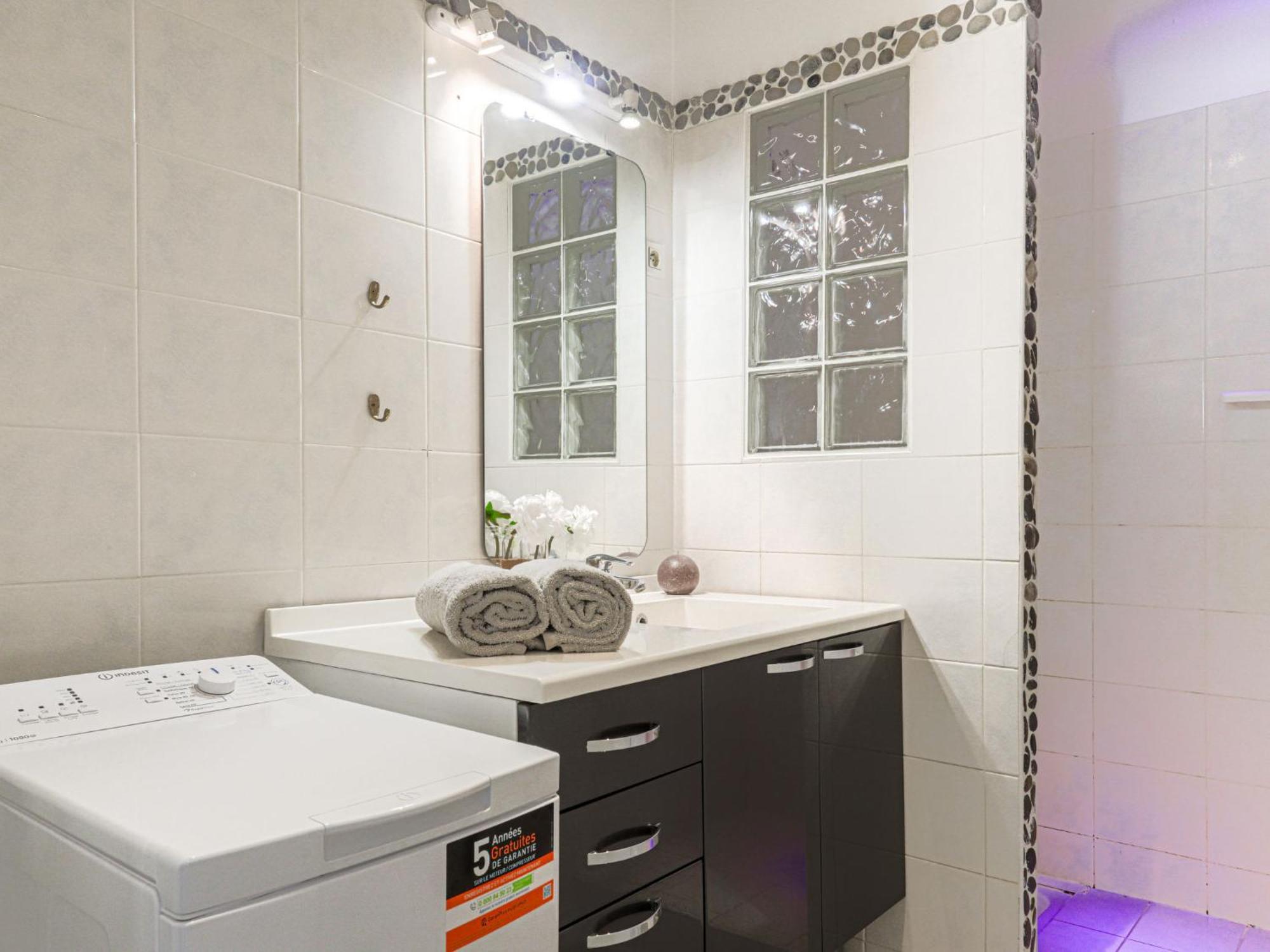 Apartment Les Yuccas Promenade Des Anglais By Interhome Ница Екстериор снимка
